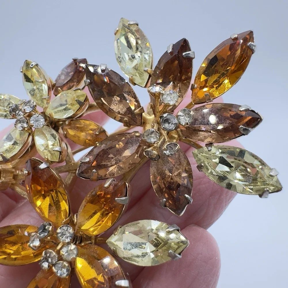 Vintage Vendome Brooch Flower Gold Tone & Rhinestones Flower Pin 3 In BEAUTY